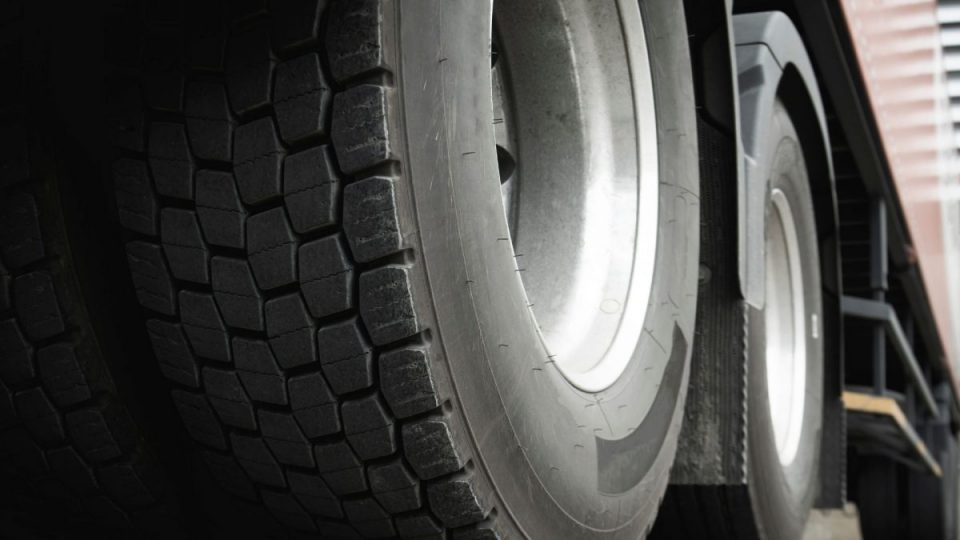 Differences Between Trailer Tires vs. Car Tires