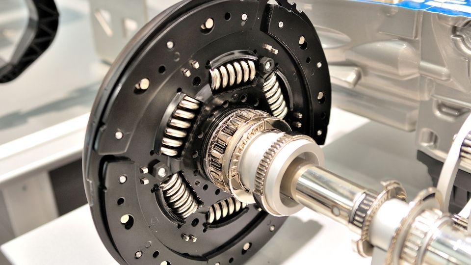 How Much Does it Cost to Replace a Clutch in a Truck?
